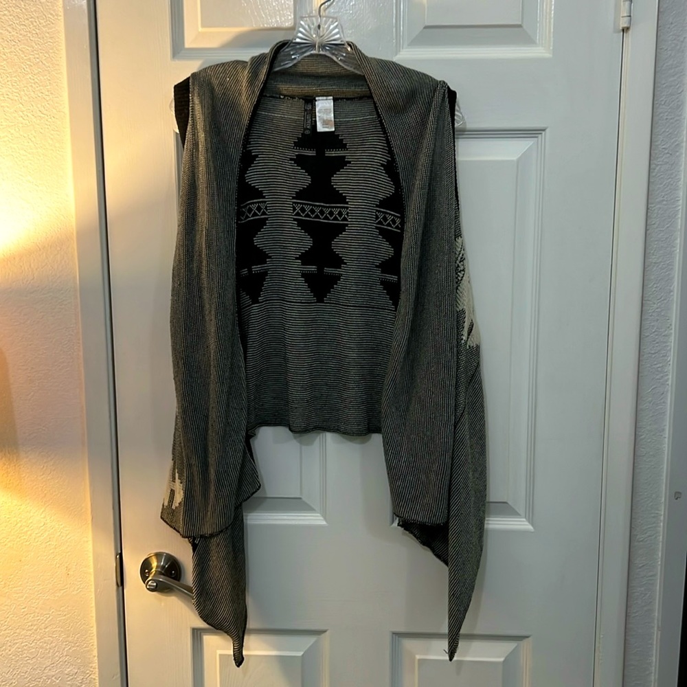 Tribal pattern black and white acrylic vest